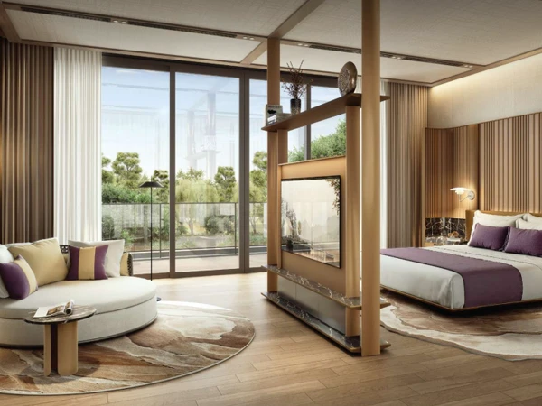 Grand Suite, Grand in Scale