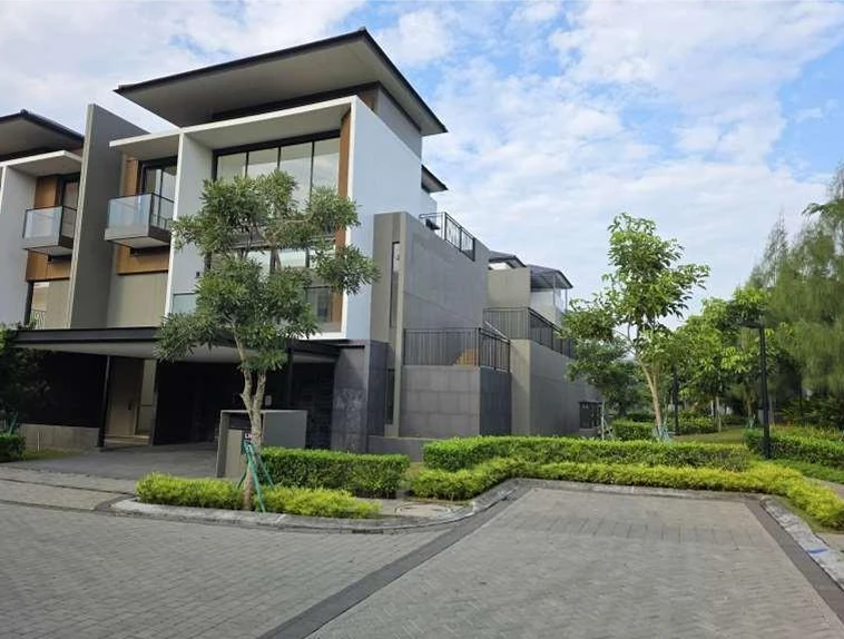 Laurel LN 2-9 — Eksterior